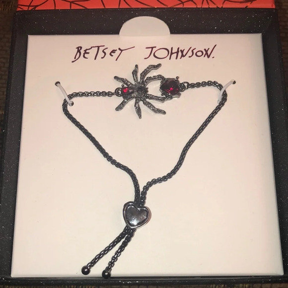 NIB BETSEY JOHNSON SPIDER HEART COLLECTION - Picture 1 of 4
